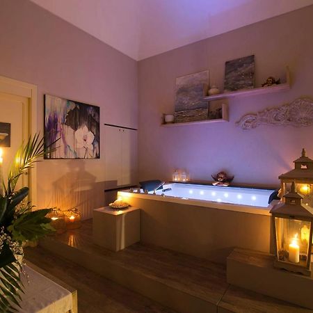 Corte Rossetti Le Dimore Luxury B&B วาสโต ภายนอก รูปภาพ
