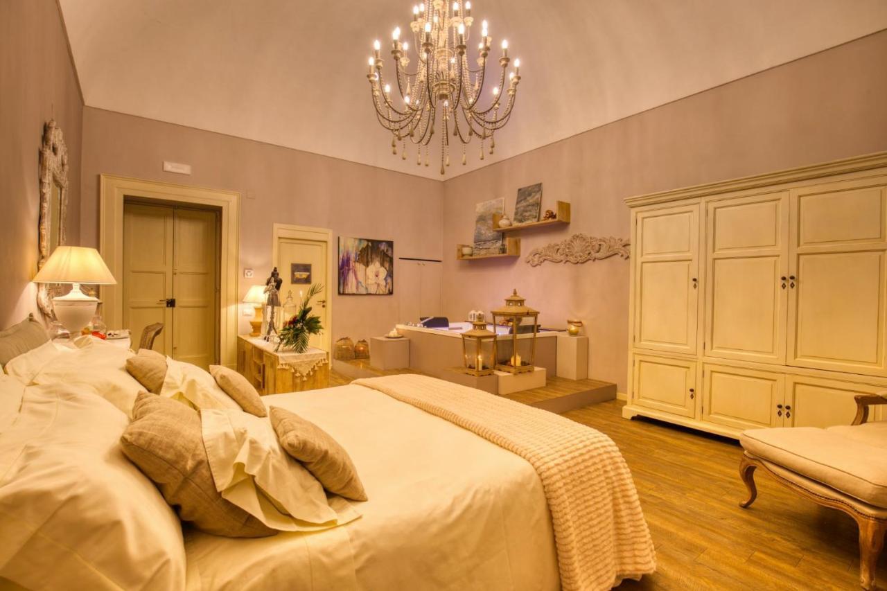 Corte Rossetti Le Dimore Luxury B&B วาสโต ภายนอก รูปภาพ